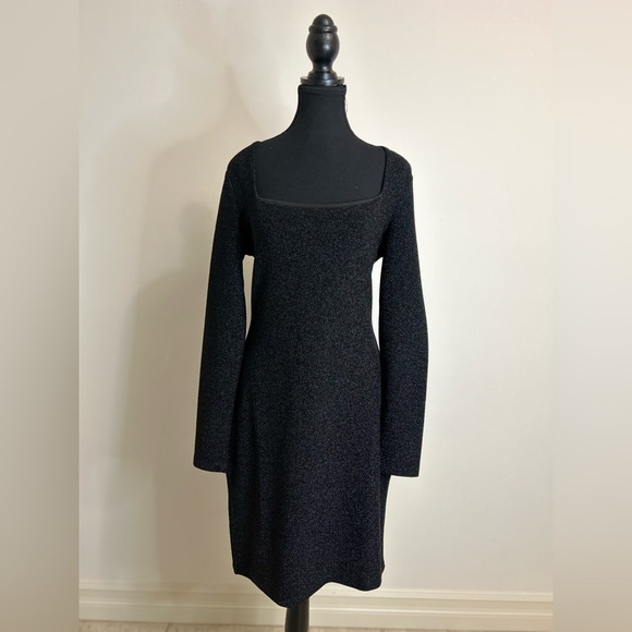 On Wednesday’s we wear black - Picture 2 of 3